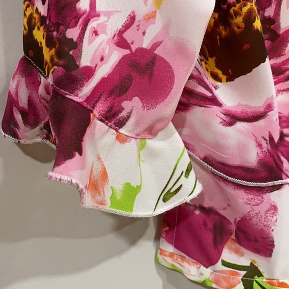 Sea Suns Floral Blouse - Picture 4 of 11